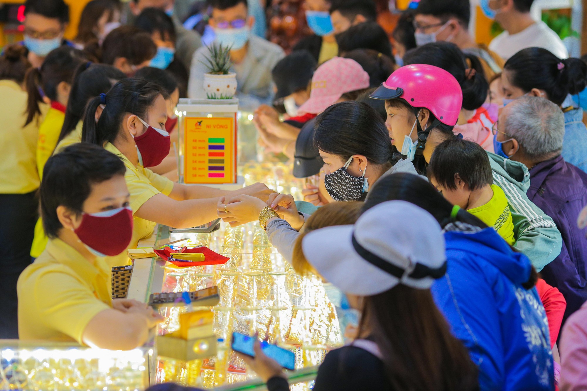 Liệu có kịp vận hành sàn giao dịch vàng trước 10-2 như yêu cầu của Thủ tướng?