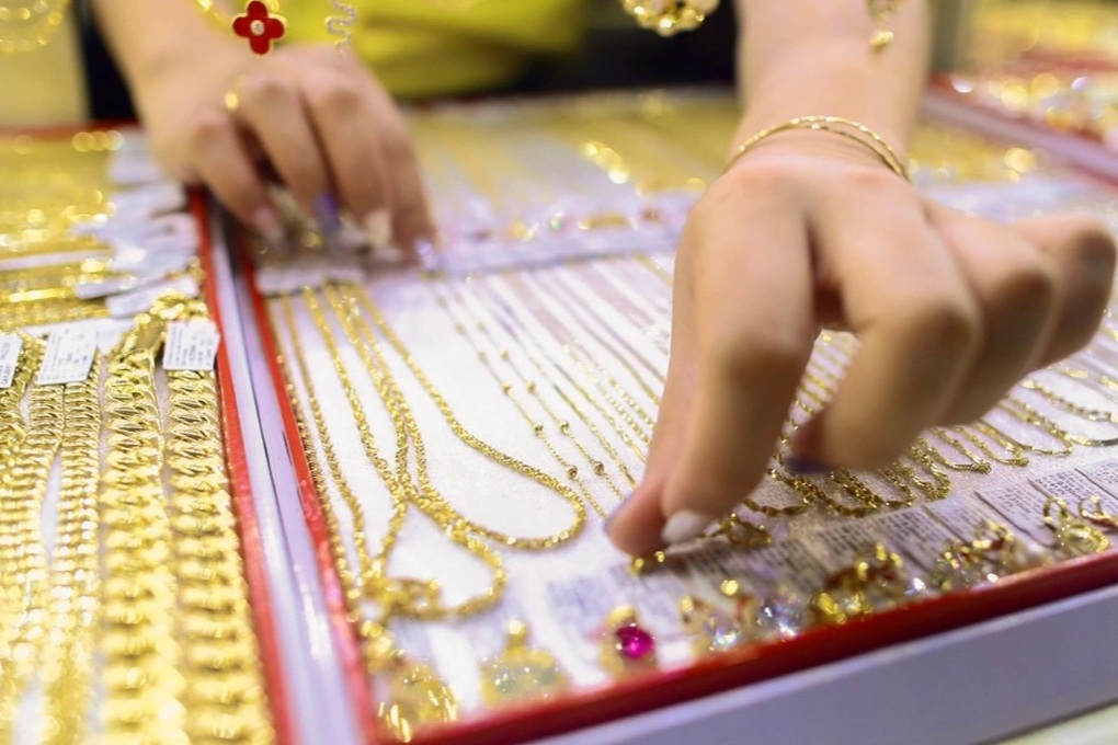 Giá vàng lấy lại mốc kỷ lục