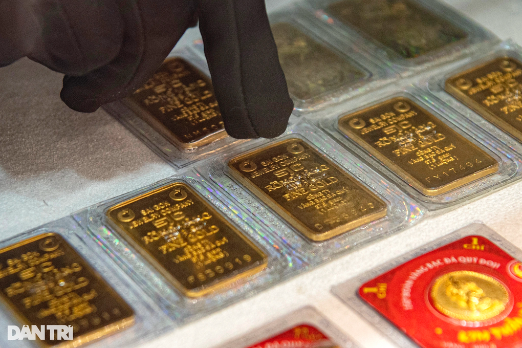 Giá vàng miếng lùi về sát mốc 119 triệu đồng/lượng