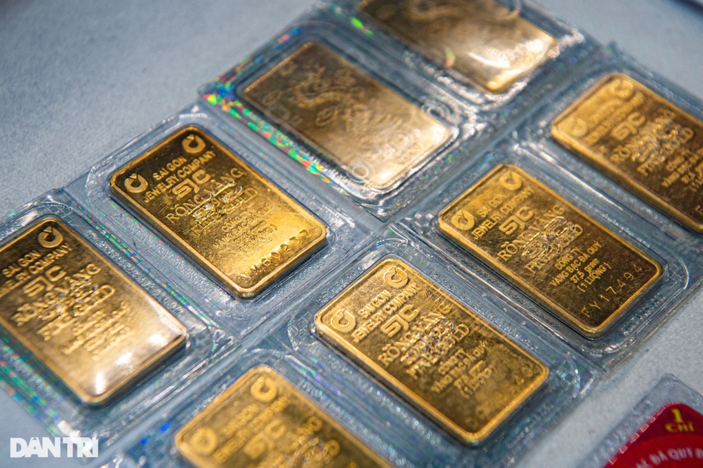 Israel tấn công Iran, giá vàng thế giới tăng vọt vượt 3.430 USD/ounce