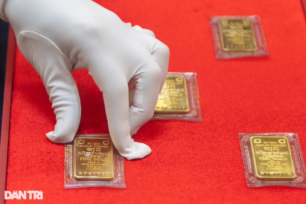 Giá vàng trong nước bật tăng lên 118 triệu đồng/lượng