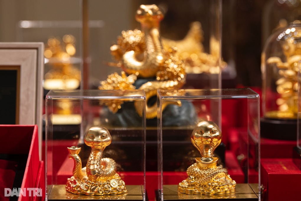 Giá vàng như "tàu lượn": Giảm gần 3 triệu đồng/lượng sau phiên tăng mạnh