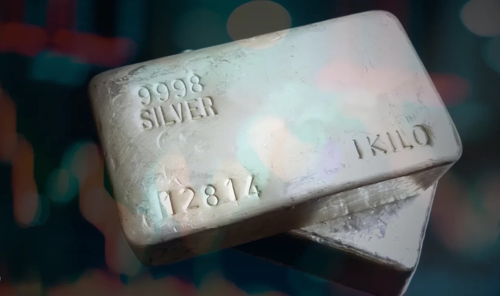 Lãi 3 tỷ USD từ vàng, đại gia bí ẩn Trung Quốc tất tay "đánh sập" giá bạc